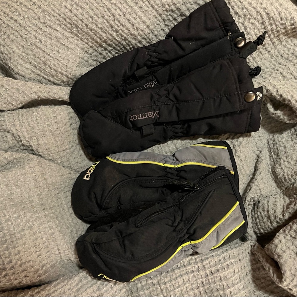 4/$20 2 toddler snow mittens